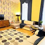 شقة Riverside Old Town Spacious Few Steps From Dome Square And Cathedral *
