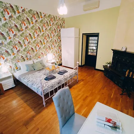 아파트 Riverside Old Town Spacious One Bedroom Few Steps From Dome Square And Cathedral *