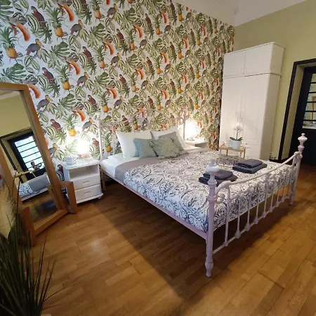 Apartment Riverside Old Town Spacious One Bedroom Few Steps From Dome Square And Cathedral