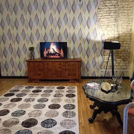 Riverside Old Town Spacious One Bedroom Few Steps From Dome Square And Cathedral Lägenhet