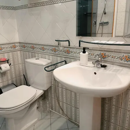 Riverside Old Town Spacious One Bedroom Few Steps From Dome Square And Cathedral Lägenhet